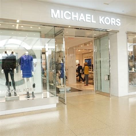 mit wem versendet michael kors|michael kors email address.